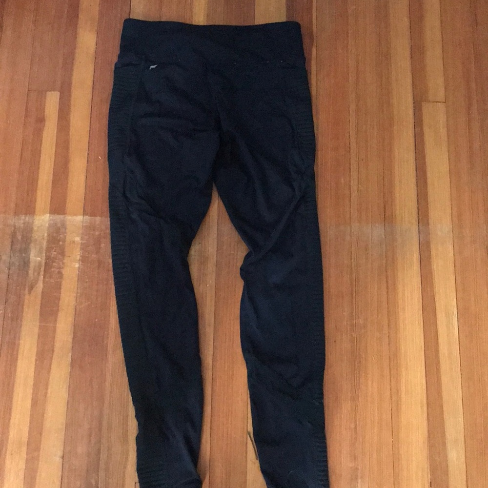 Fabletics leggings - Picture 2 of 2